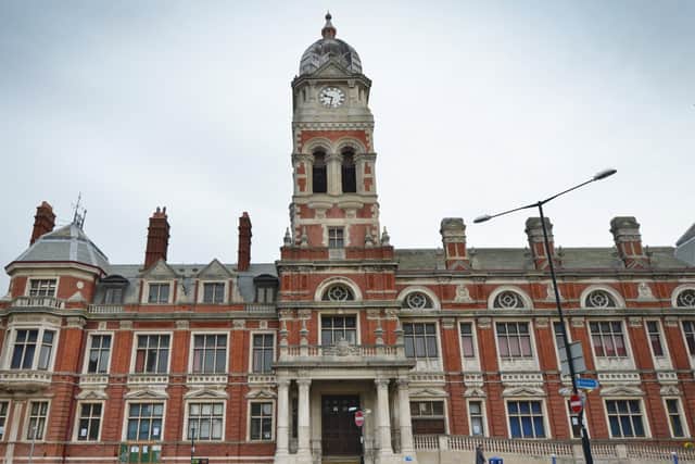 Eastbourne Town Hall SUS-210216-141612001