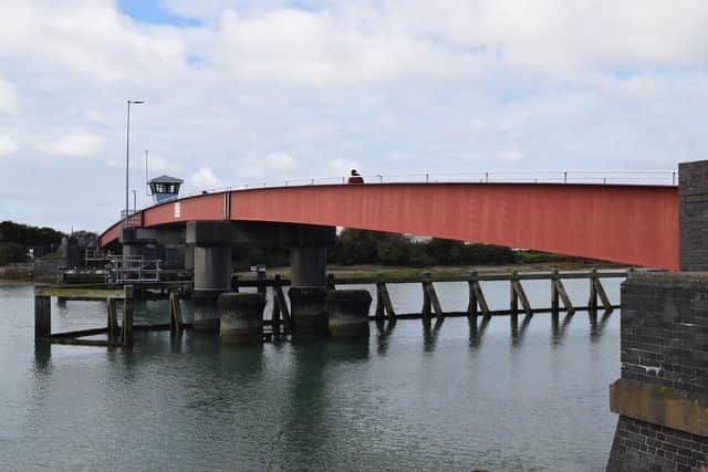 The Ferry Footbridge, Littlehampton SUS-210324-101105001