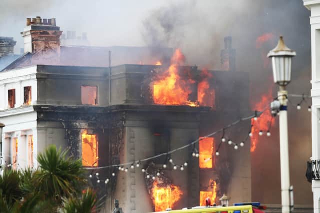 Claremont hotel fire. Photo by Eddie Mitchell