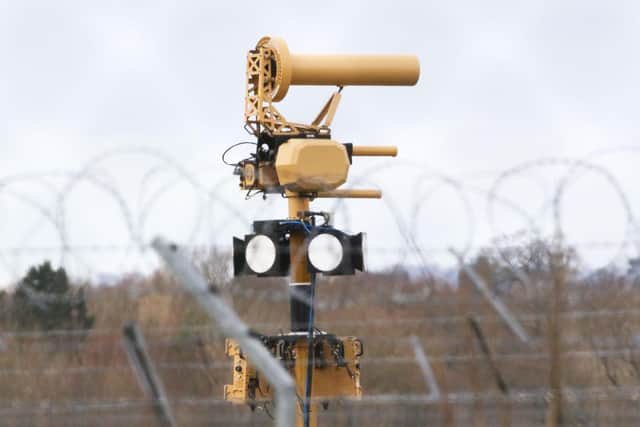 New anti-drone equipment has been installed at Gatwick Airport SUS-201003-094146001