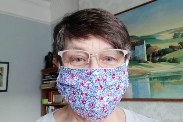 Sybille Ulinski, 75, sewed 134 face masks SUS-200420-130512001