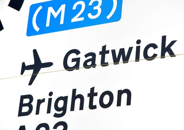 A sign to Gatwick Airport