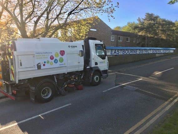 Eastbourne street cleaners have been praised SUS-201205-152151001