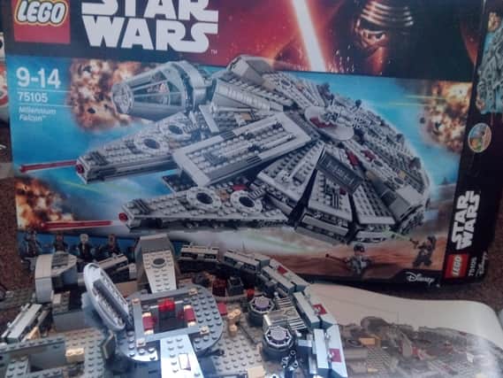 Lego Star Wars Millennium Falcon SUS-200514-164200003