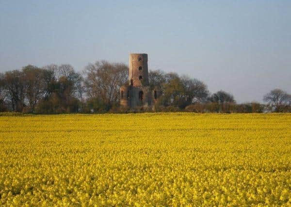 Racton Monument,initially called Stansted Castle and sometimes known as Racton Tower,was constructed in approximately 1766-1770