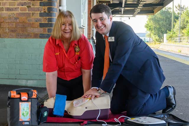 Southern, Great Northern and Thameslink now have publicly accessible life-saving defibrillators at all their 238 stations. SECAmbs Community First Responder Sally Holmes and Southern Customer Services Director Chris Fowler trial the equipment at Three Bridges