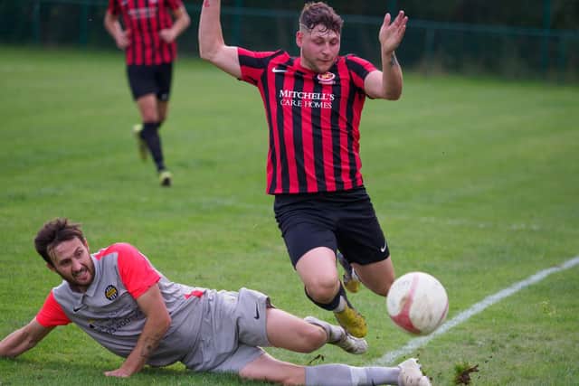 Action from the Billingshurst-Montpelier Villa match / Picture: Iain Gibson
