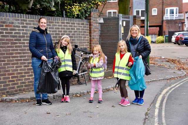 Residents, schoolchildren and councillors took part in Arundel’s autumn Community Clean Up.