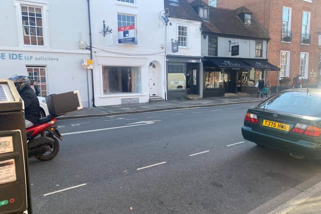 The former site of a popular Chichester wine merchants could become an estate agents, if plans go ahead.