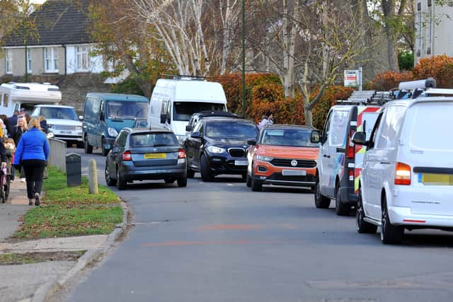 Road safety concerns at Swiss Gardens Primary School. Pic S Robards SR2111221 SUS-211122-170014001