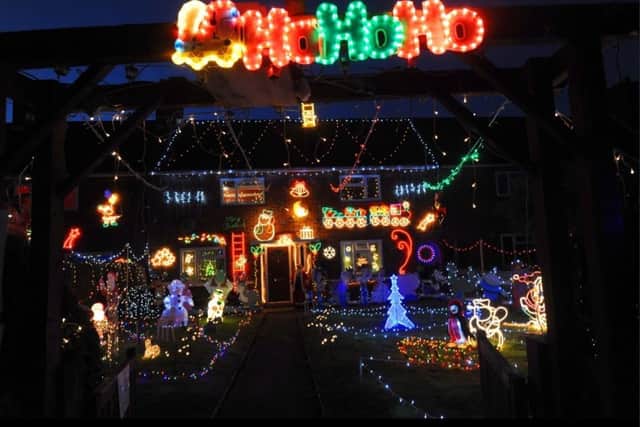 Westfield Christmas Lights SUS-211125-100852001