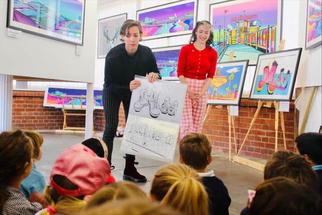 Year-two pupils from Lyndhurst Infant School visited Two Faced Twins, Stella and Gem Stevens, at their seafront base in September
