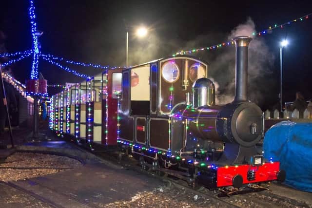 Hastings Christmas Train SUS-211217-114226001