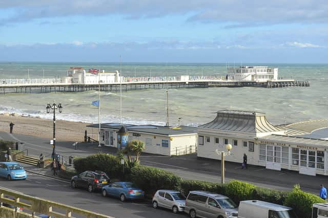 The Pier.  Worthing. Pic Steve Robards SR2010222 SUS-201022-122404001