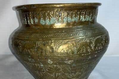 Burglary at Flushed antiques shop in Hastings. A large antique brass plant pot similar to this one was stolen.