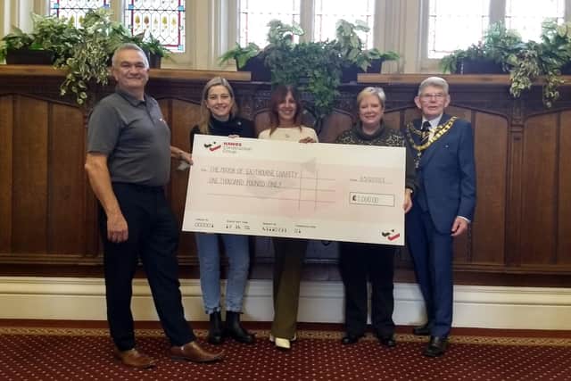 The Mayor of Eastbourne’s chosen charities for the year have received a £1,000 boost following the clearance of council offices at 1 Grove Road. SUS-221001-171858001