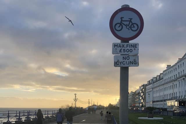 The £500 cycling fine sign on Eastbourne seafront. Picture from Rob Price SUS-220114-150515001