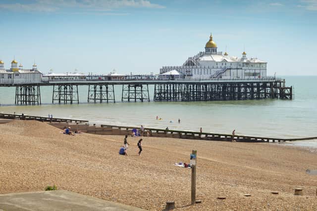 Eastbourne seafront. SUS-210206-124937001