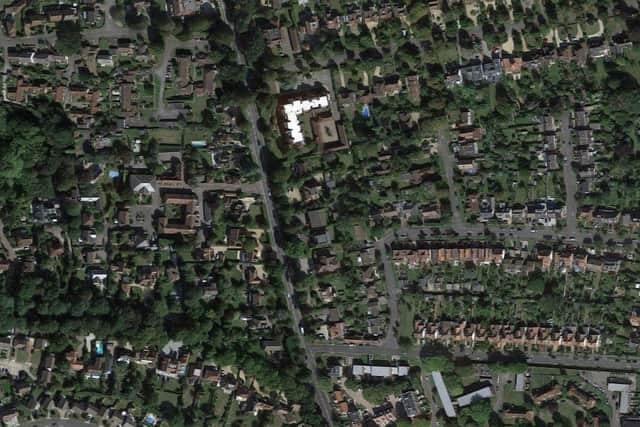 CC/22/00033/FUL: 10 Lavant Road. Demolition of 3 no. flats and associated garages and erection of 6 no. flats and 1 no. 3-bed dwelling and associated works. (Variation of condition 2 of permission CC/20/03342/FUL -amendments to include roof lanterns, roof lights and mezzanine levels within the approved roof space ). Photo: Google Maps