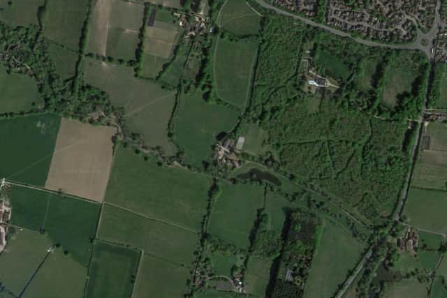DM/21/3330: Hammonds Mill Farm, London Road, Hassocks. Proposed conversion of 3 agricultural barn buildings into 4 residential dwellings. Amended Plans received 26.01.2022 showing revised design details. Photo: Google Maps.