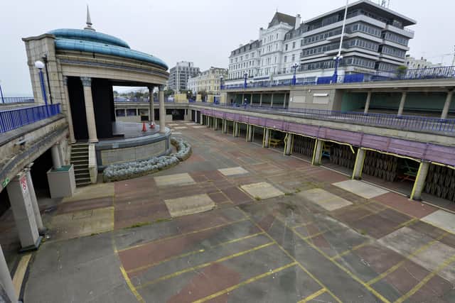 Eastbourne Bandstand (Pic by Jon Rigby) SUS-220126-114938008