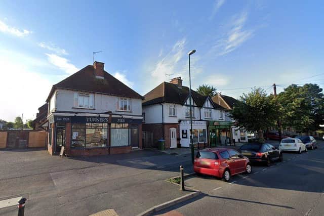 BR/17/22/PL: 91 Hawthorn Road, Bognor Regis. Change of Use from hairdressers (Class E(a)) to Hot Food Takeaway (Sui Generis) with low level ducting system at the rear of the ground floor commercial unit. This site is in CIL Zone 4 (Zero Rated) as other development. Photo: Google Maps