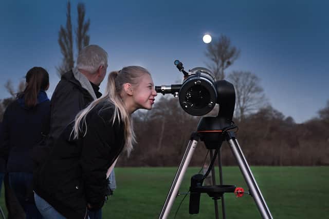 Stargazing on the South Downs by Anne Purkiss SUS-221102-092828001