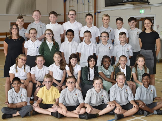 William Law C of E primary school year 6 classes (3) Y618 EMN-180717-160135009