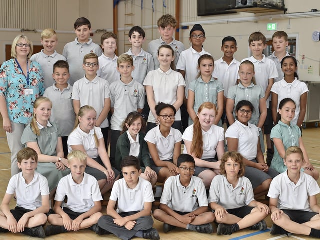 William Law C of E primary school year 6 classes (3) Y618 EMN-180717-160146009