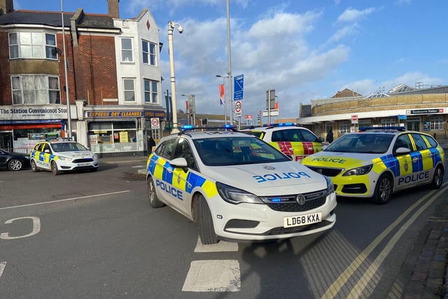 Eastbourne station shut during Storm Eunice SUS-220218-150817001