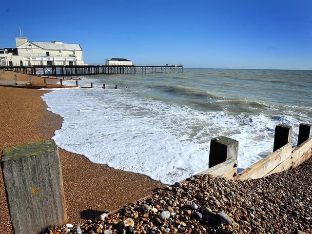 Bognor Regis Beach. Pic Steve Robards SR1904371 SUS-190225-100530001