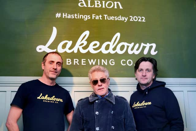 Roger Daltrey and the Lakedown Brewery team SUS-220228-104541001