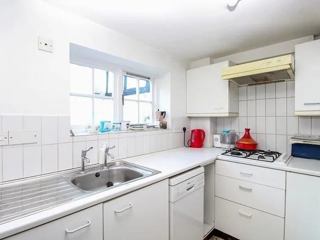 Church Road, Worth, Crawley SUS-220228-110758003