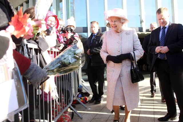 The Queen when she visited Chichester Festival Theatre in 2017. Photo by Derek Martin Photography. SUS-171130-173901008