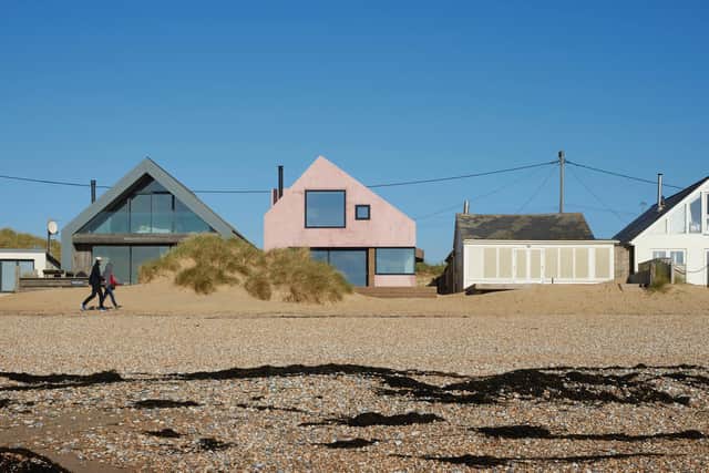 Sea Breeze by RX Architects is located on Camber Sands beach in East Sussex