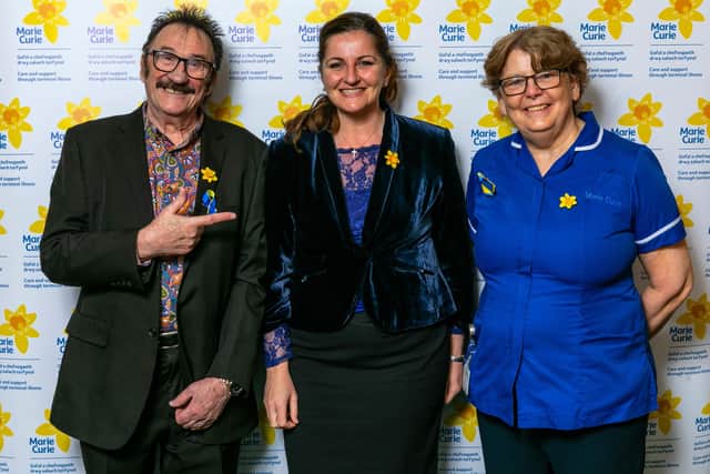 Marie Curie Great Daffadill Appeal 2022: Caroline Ansell MP with Paul Chuckle and a Marie Curie nurse. 
Photo by Pete Jones SUS-220703-125803001