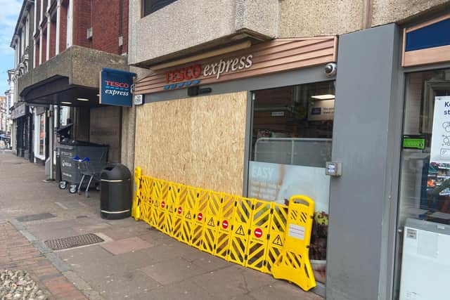 Grove Road Tesco boarded up (10-3-22). SUS-221003-122602001