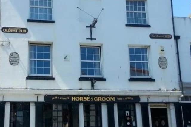Horse and Groom at St Leonards. SUS-221103-091043001
