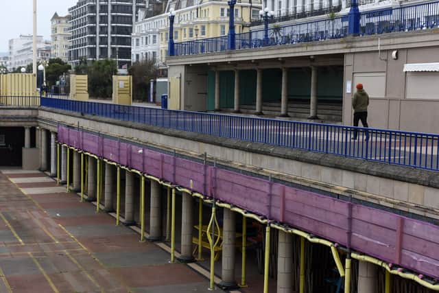 Eastbourne Bandstand (Pic by Jon Rigby) SUS-220126-115403008