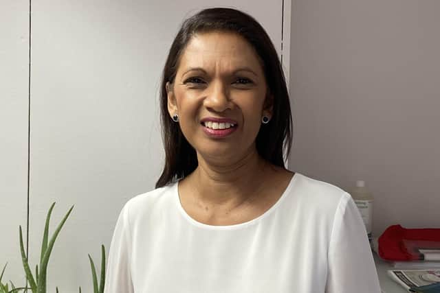 Gina Miller in Eastbourne SUS-220316-092753001