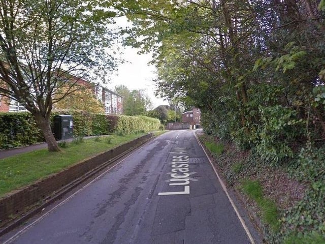 36.6% of homes in Haywards Heath West have an EPC rating of D or lower.