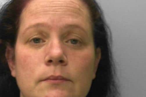 Police are searching for 40-year-old Siobhan Perry, who is wanted on recall to prison. SUS-220318-150003001