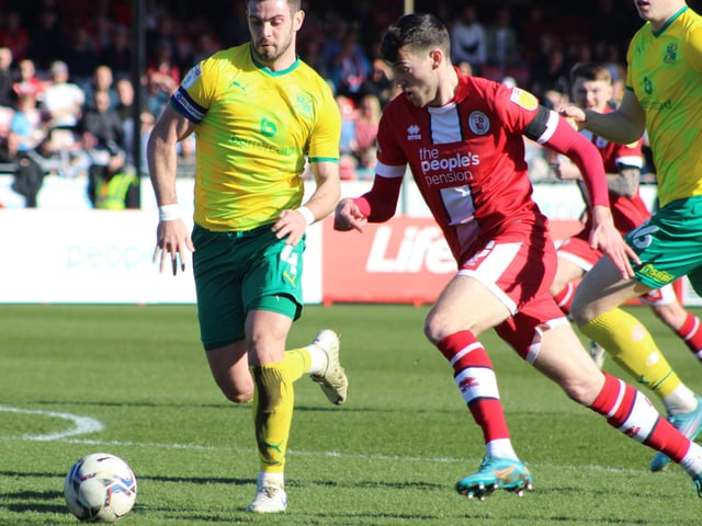 Crawley Town v Swindon Town. Picture by Cory Pickford SUS-220319-194148004