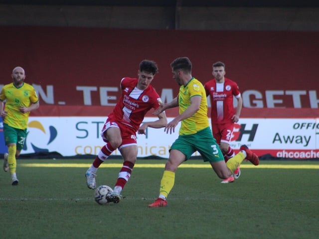 Crawley Town v Swindon Town. Picture by Cory Pickford SUS-220319-194826004