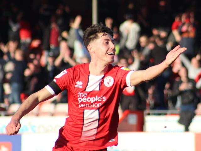 Crawley Town v Swindon Town. Picture by Cory Pickford SUS-220319-194947004