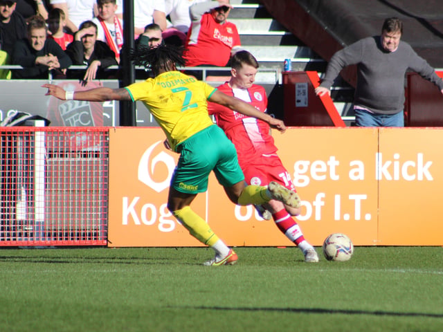 Crawley Town v Swindon Town. Picture by Cory Pickford SUS-220319-194214004