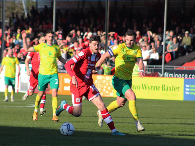 Crawley Town v Swindon Town. Picture by Cory Pickford SUS-220319-194402004