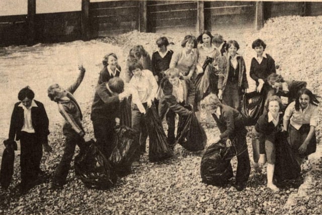 Felpham Comprehensive School pupils get to work cleaning the beach at Bognor Regis ahead of the Silver Jubilee in 1977