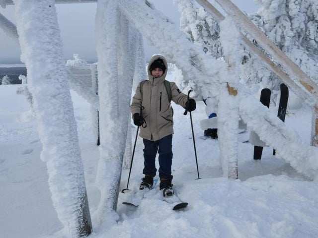 Pupils from Lewes Old Grammar School learned how to survive in the snow on a trip to Finland SUS-220323-103642001