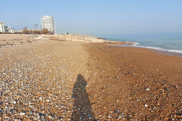 Katherine celebrated her successful trip to the beach with a shadow selfie